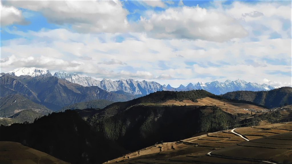 雲南省・虎跳峡と神河橋、哈巴（ハバ）雪山と玉龍雪山の写真　天空の路を行く3-1
