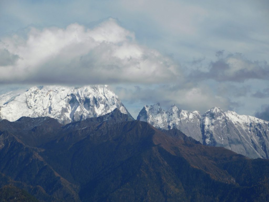 雲南省・虎跳峡と神河橋、哈巴（ハバ）雪山と玉龍雪山の写真　天空の路を行く3-2