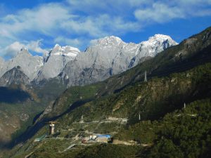 雲南省・虎跳峡と神河橋、哈巴（ハバ）雪山と玉龍雪山の写真　天空の路を行く3-6