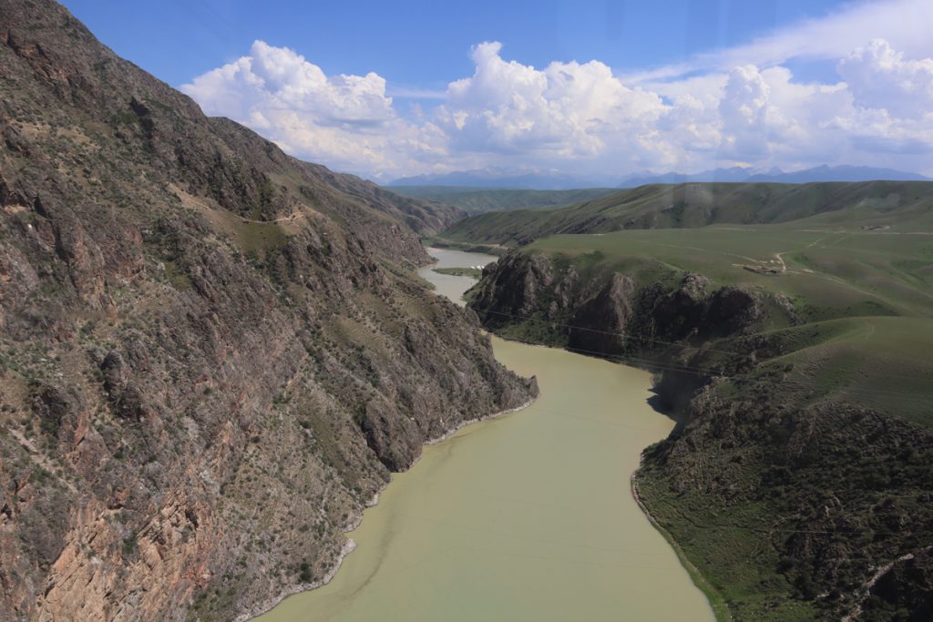 新疆ウィグル自治区・濶克蘇（コクス）大峡谷の写真　天山の峡谷美-2