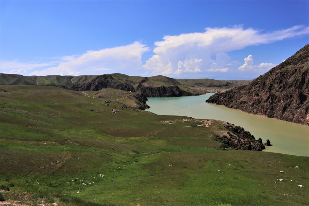 新疆ウィグル自治区・濶克蘇（コクス）大峡谷の写真　天山の峡谷美-3