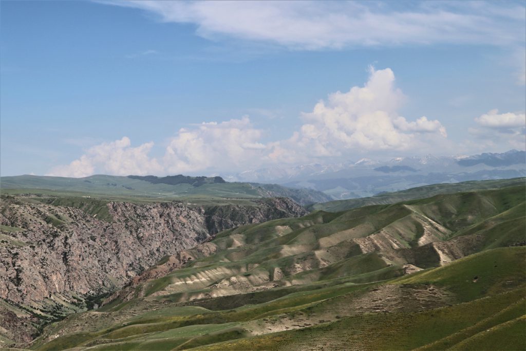 新疆ウィグル自治区・濶克蘇（コクス）大峡谷の写真　天山の峡谷美2-1