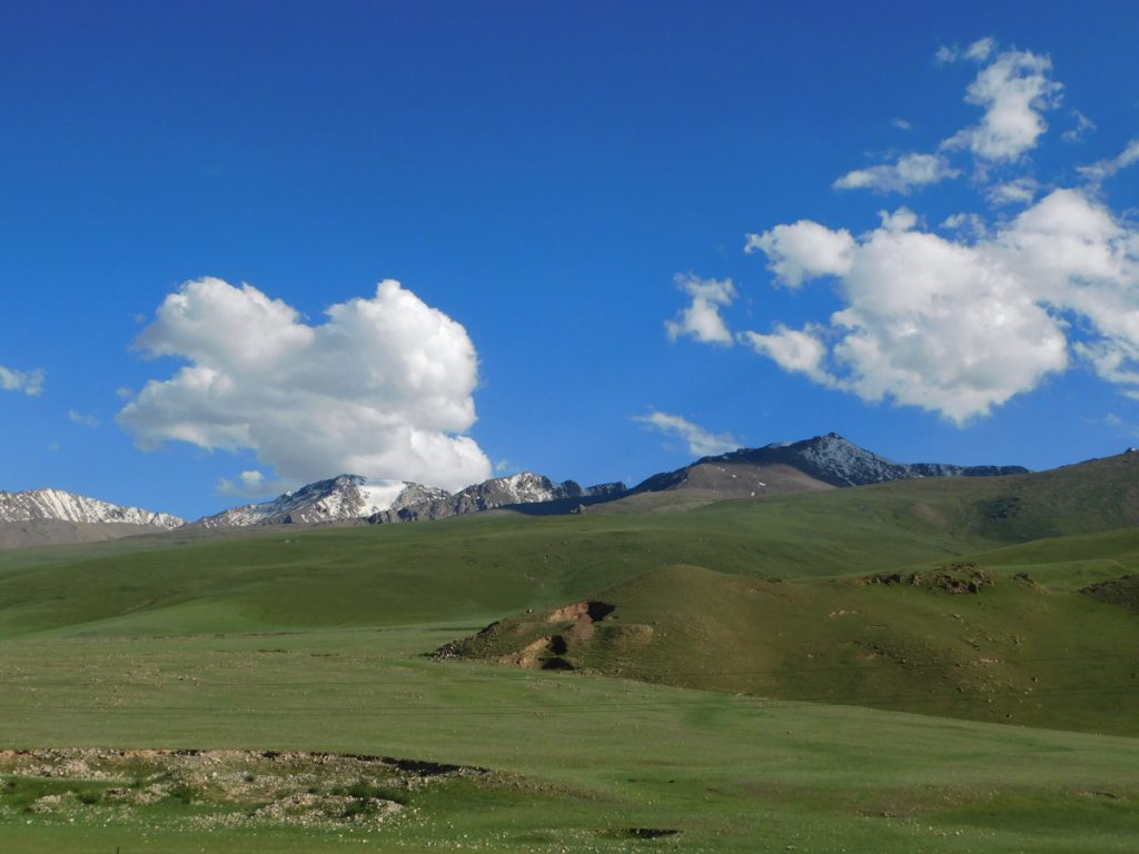 新疆ウィグル自治区・阿拉溝から托克遜への写真　浪漫の回廊から褐色の大地へ3-3
