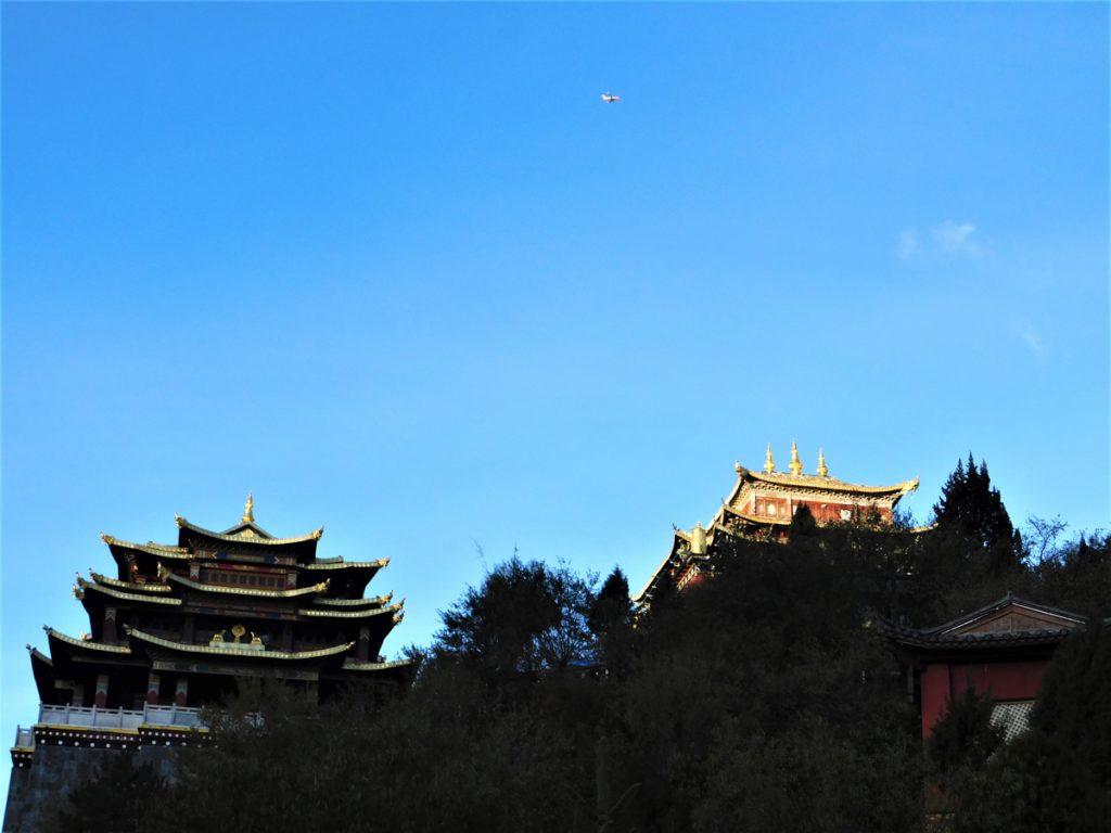 雲南省・香格里拉（シャングリラ）の写真　心中の日月-2