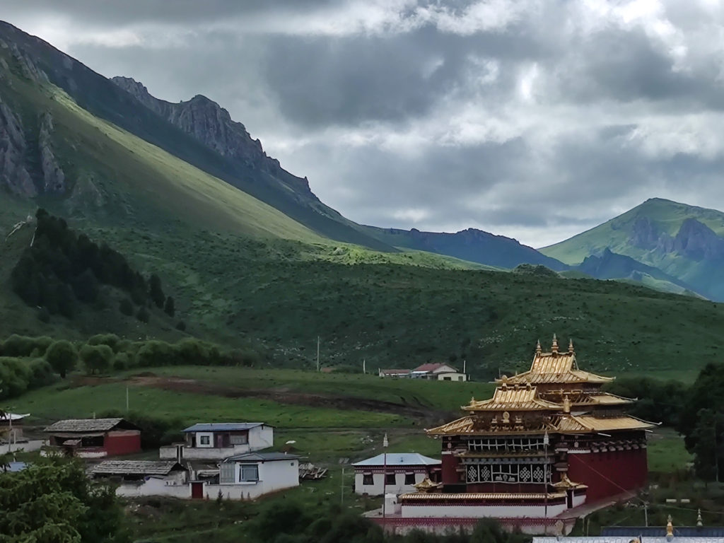 甘粛省・郎木寺の写真　チベット族と回族が平和共存する聖なる地4-1