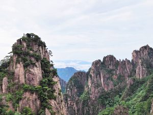 安徽省・黄山の写真　“天井図画”の奇岩の地-7