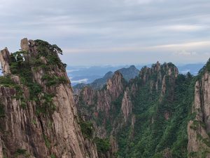 安徽省・黄山の写真　“天井図画”の奇岩の地-8