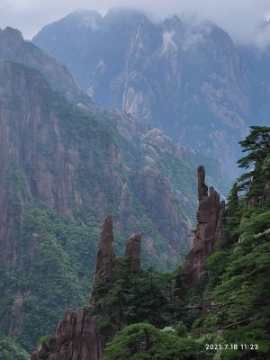 安徽省・黄山の写真　“天井図画”の奇岩の地3-9
