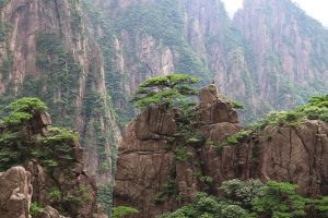 安徽省・黄山の写真　“天井図画”の奇岩の地4-10
