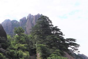 安徽省・黄山の写真　“天井図画”の奇岩の地4-11