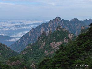 安徽省・黄山の写真　“天井図画”の奇岩の地5-6