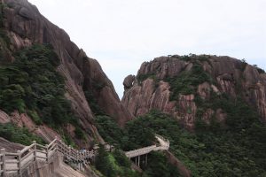 安徽省・黄山の写真　“天井図画”の奇岩の地6-11