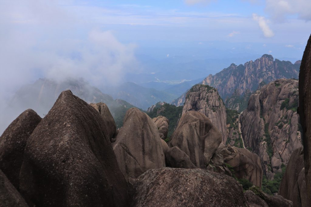 安徽省・黄山の写真　“天井図画”の奇岩の地6-5