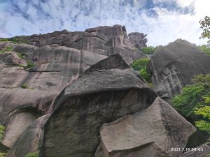 安徽省・黄山の写真　“天井図画”の奇岩の地6-7