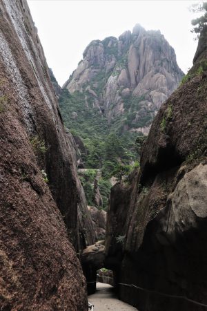 安徽省・黄山の写真　“天井図画”の奇岩の地6-8