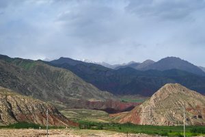 新疆ウィグル自治区・の写真　炎熱の谷から緑の天山へ4-7