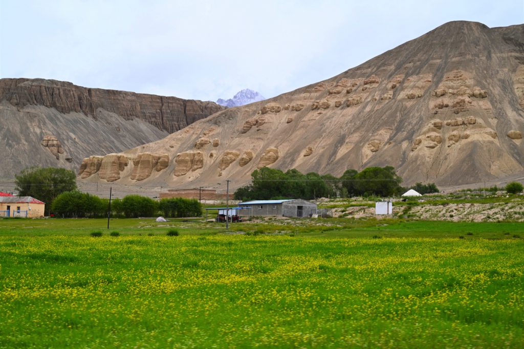 新疆ウィグル自治区・パミール高原・パンロン古道・ムスタク氷河の写真　世界の屋根と氷河-1