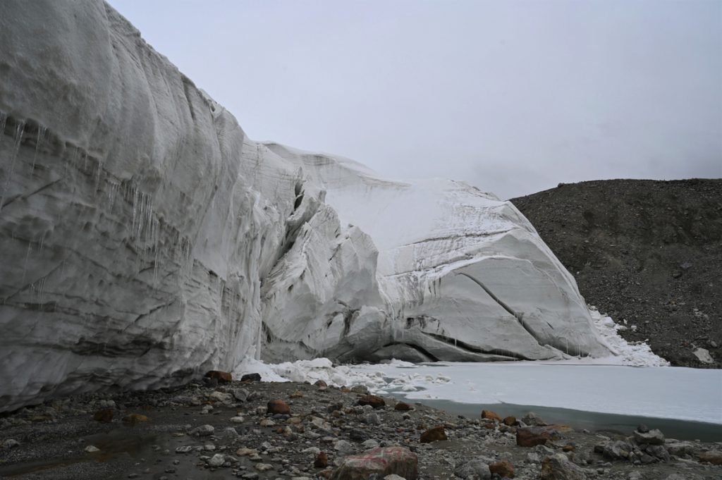 新疆ウィグル自治区・の写真　世界の屋根と氷河5-3