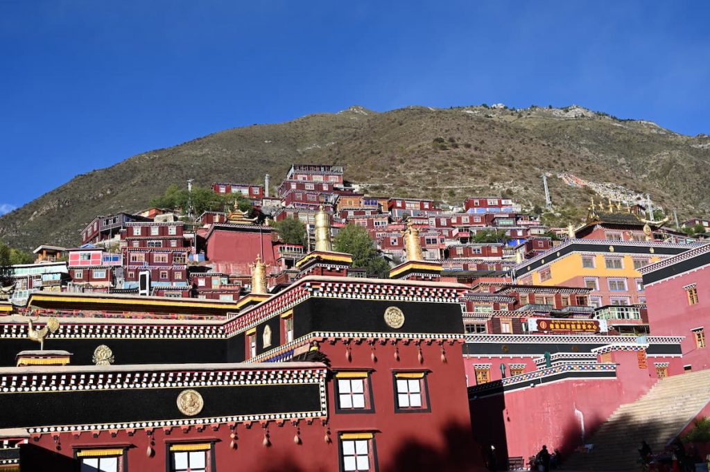 四川省・徳格印経院と甘孜県の写真　チベット文化の宝庫と温泉の街-2