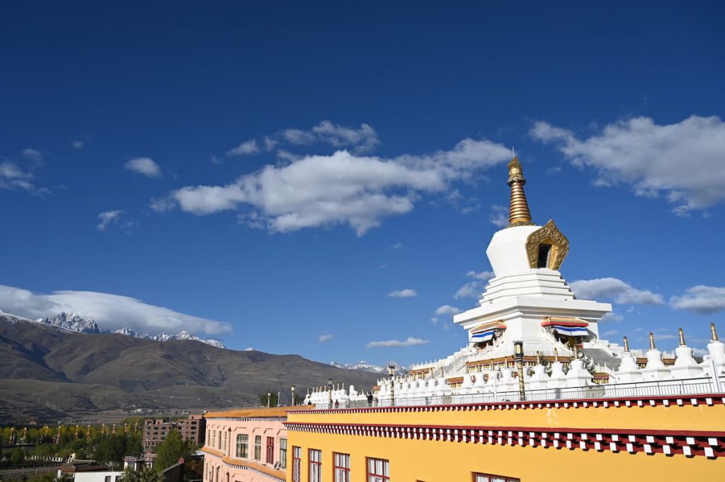 四川省・徳格印経院と甘孜県の写真　チベット文化の宝庫と温泉の街4-2