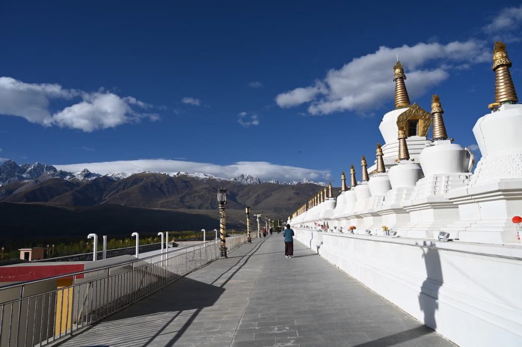 四川省・徳格印経院と甘孜県の写真　チベット文化の宝庫と温泉の街4-5
