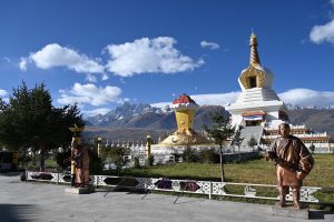 四川省・徳格印経院と甘孜県の写真　チベット文化の宝庫と温泉の街4-7