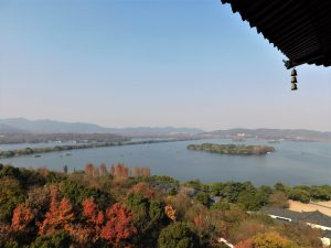 上海と浙江省・夕映えの西湖の写真　夕日と湖-9