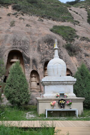 甘粛省・馬蹄寺／嘉峪関と明長城／敦煌郊外／鳴沙山月牙泉／敦煌莫高窟の写真　シルクロードの祈り-7