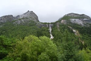 四川省・の写真　四姑娘山（スクニャン山）の渓谷を歩き中路蔵寨を訪ねる3-6