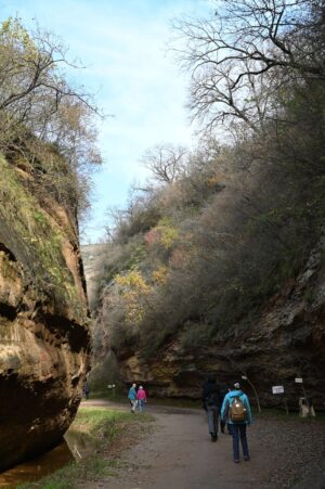 陝西省・甘泉大峡谷/延安の写真 岩と光の夢の回廊-10