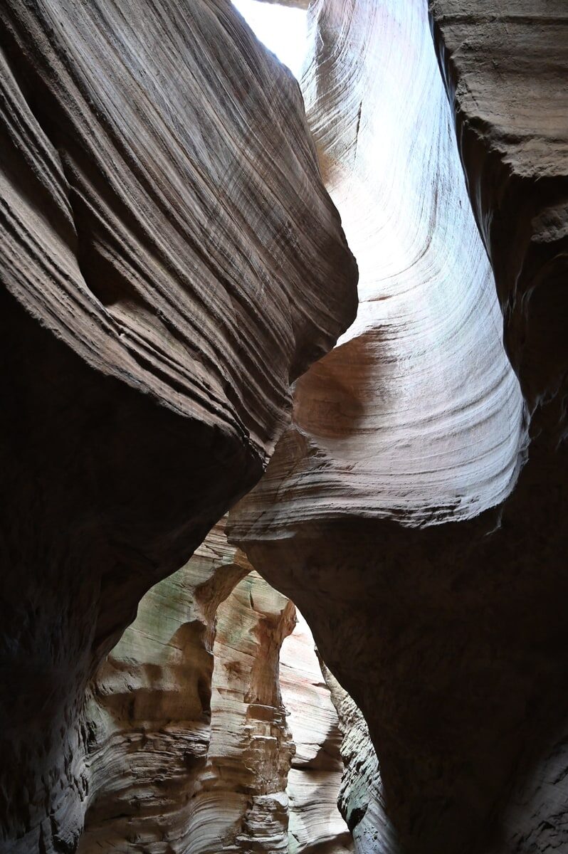 陝西省・甘泉大峡谷/延安の写真 岩と光の夢の回廊-5