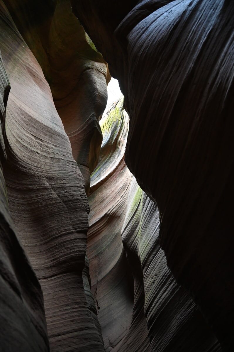 陝西省・の写真　岩と光の夢の回廊2-3