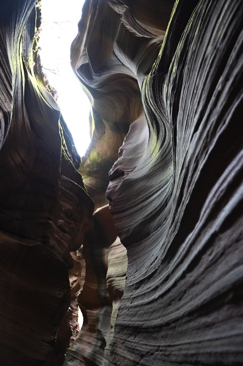 陝西省・の写真　岩と光の夢の回廊5-1