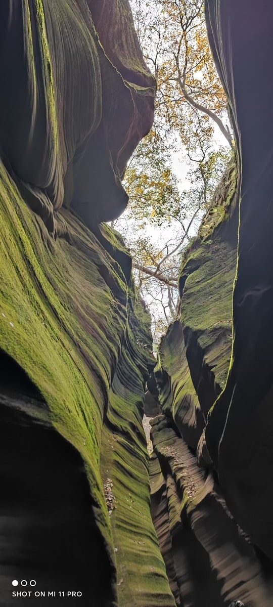陝西省・の写真　岩と光の夢の回廊6-3