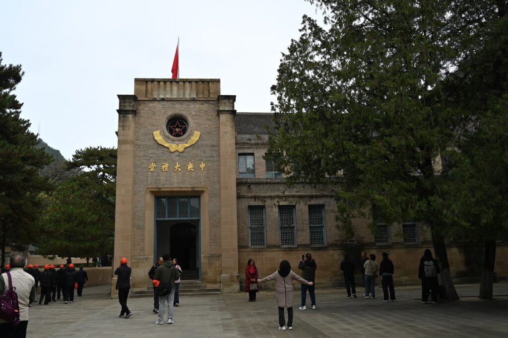 陝西省・の写真 岩と光の夢の回廊9-3