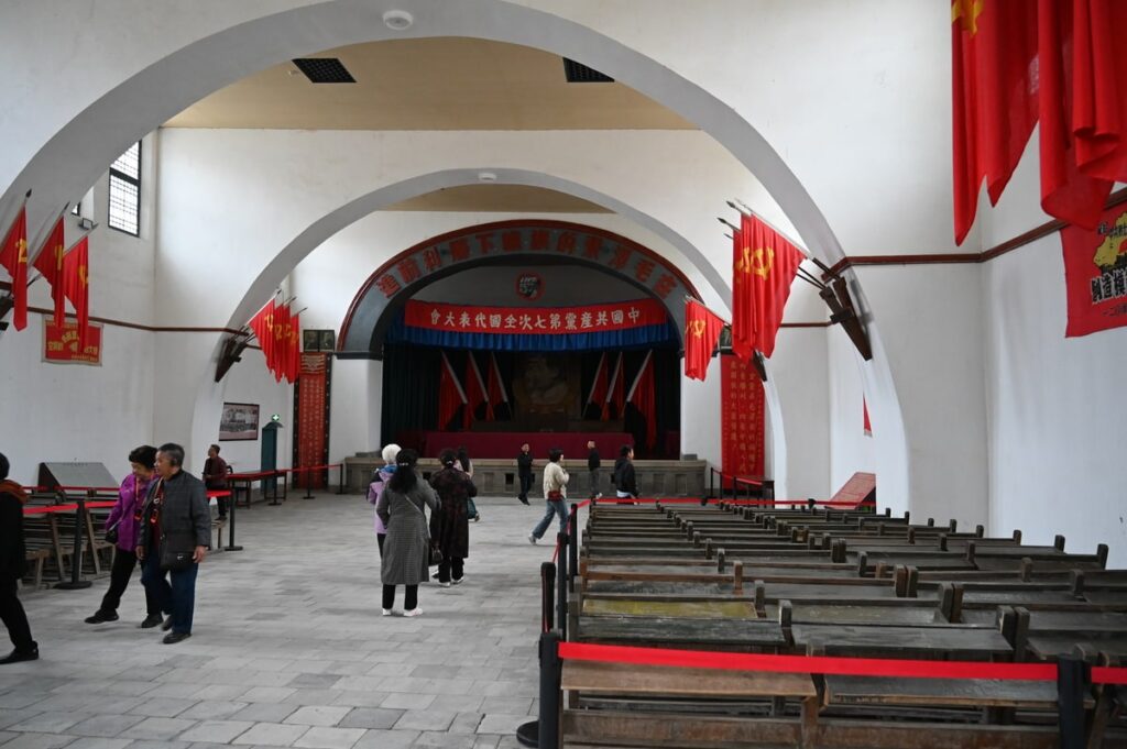 陝西省・の写真 岩と光の夢の回廊9-4